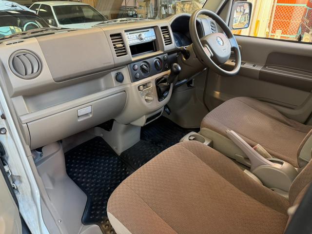 エブリイ ジョイン マットグレー全塗装/ブラックルーフ/新品マッドタイヤ(TOYOオープンカントリーRT)/ライトスモーク加工ヘッドライト&テールレンズ/キーレス/スペアキー/車検令和9年10月まで/PW/AC/5MT/(16枚目)