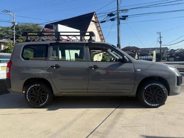 プロボックス ＤＸコンフォート　新品リフトアップサス／新品ＴＯＹＯオープンカントリーＲＴタイヤ／新品シートカバー／グレー全塗装／キャリア／ナビ／ＴＶ／バックカメラ／Ｂｌｕｅｔｏｏｔｈ対応／キーレス／セーフティーセンス／ＥＴＣ（6枚目）