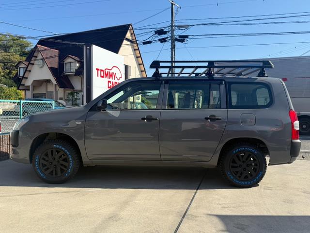 プロボックス ＤＸコンフォート　新品リフトアップサス／新品ＴＯＹＯオープンカントリーＲＴタイヤ／新品シートカバー／グレー全塗装／キャリア／ナビ／ＴＶ／バックカメラ／Ｂｌｕｅｔｏｏｔｈ対応／キーレス／セーフティーセンス／ＥＴＣ（7枚目）