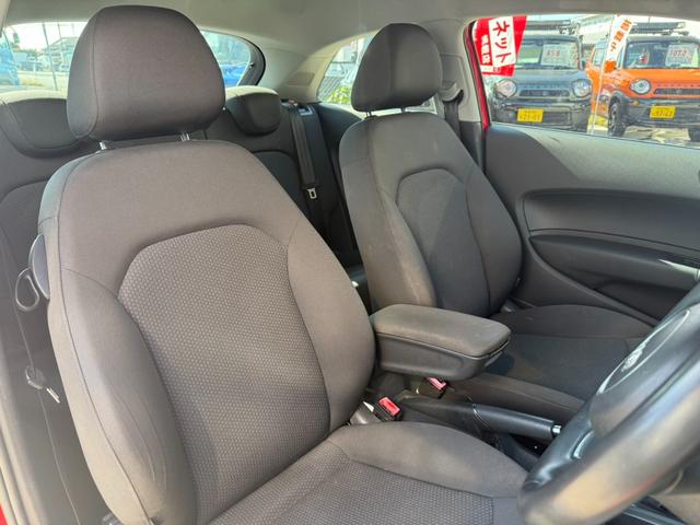 純正ナビ／ＴＶ／Ｂｌｕｅｔｏｏｔｈ対応／プッシュスタート／オートエアコン／キセノン／純正アルミ／フォグ／ＥＴＣ／禁煙車／電格ミラー／車検令和９年１１月まで／