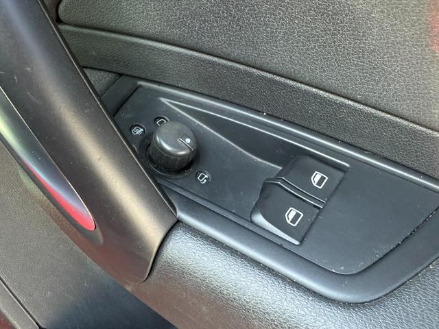 パワーウインドウ　／　電動格納ミラー