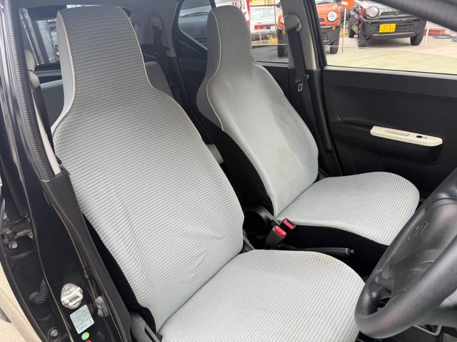 アルト 　レーダーブレーキサポート／シートヒーター／キーレス／アイドリングストップ／エネチャージ／レベライザー／ライトスモーク加工ヘッドライト／エアコン／車検令和９年１２月まで／ホワイトグリル＆ホイールキャップ（18枚目）