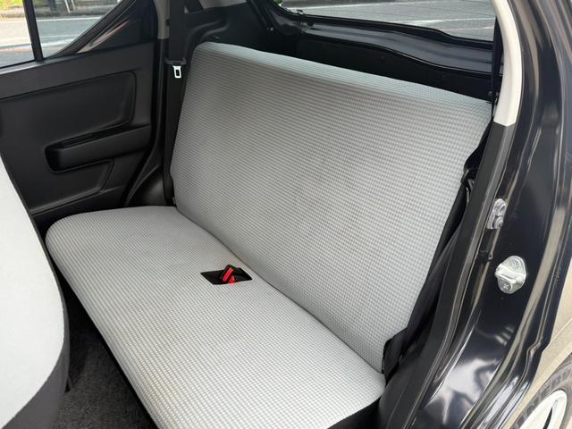 アルト 　レーダーブレーキサポート／シートヒーター／キーレス／アイドリングストップ／エネチャージ／レベライザー／ライトスモーク加工ヘッドライト／エアコン／車検令和９年１２月まで／ホワイトグリル＆ホイールキャップ（19枚目）