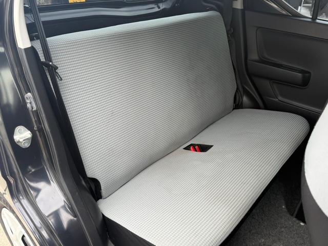 アルト 　レーダーブレーキサポート／シートヒーター／キーレス／アイドリングストップ／エネチャージ／レベライザー／ライトスモーク加工ヘッドライト／エアコン／車検令和９年１２月まで／ホワイトグリル＆ホイールキャップ（20枚目）