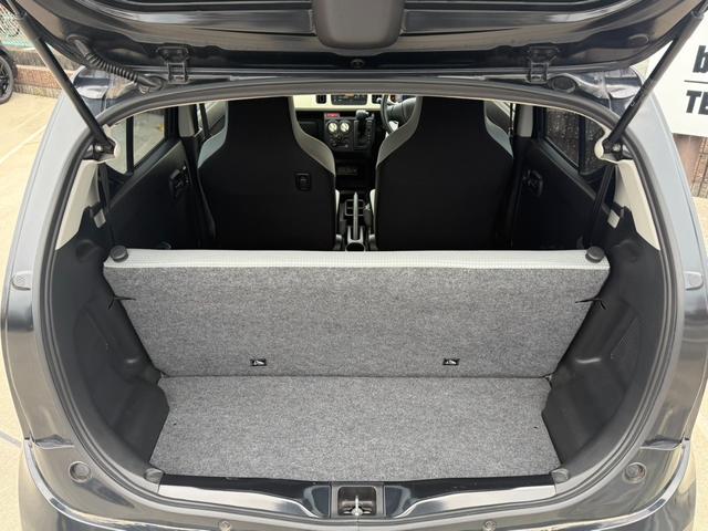 アルト 　レーダーブレーキサポート／シートヒーター／キーレス／アイドリングストップ／エネチャージ／レベライザー／ライトスモーク加工ヘッドライト／エアコン／車検令和９年１２月まで／ホワイトグリル＆ホイールキャップ（21枚目）