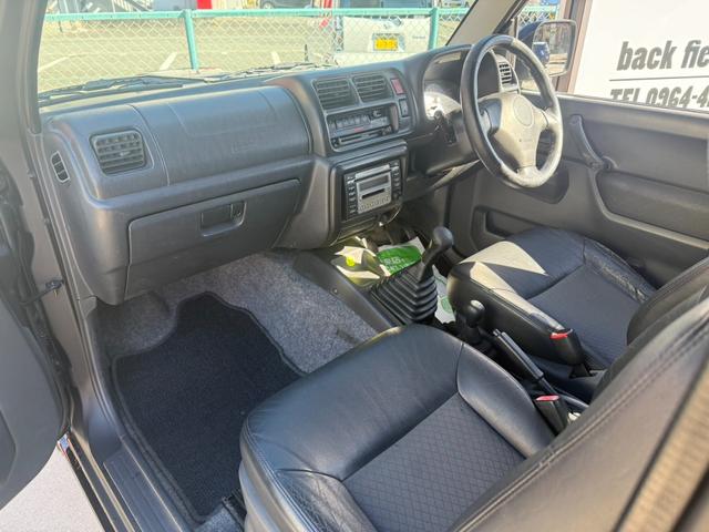 ジムニー ランドベンチャー　マットグレー全塗装／車検令和９年１１月まで／ライトスモーク加工ヘッドライト／５ＭＴ／４ＷＤ／ターボ／シートヒーター／キーレス／エアコン／ライトカバー／ジオランダーＭＴタイヤ／純正ブラックアルミ／（14枚目）