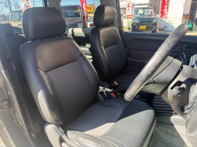 ジムニー ランドベンチャー　マットグレー全塗装／車検令和９年１１月まで／ライトスモーク加工ヘッドライト／５ＭＴ／４ＷＤ／ターボ／シートヒーター／キーレス／エアコン／ライトカバー／ジオランダーＭＴタイヤ／純正ブラックアルミ／（15枚目）