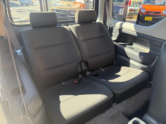 ジムニー ランドベンチャー　マットグレー全塗装／車検令和９年１１月まで／ライトスモーク加工ヘッドライト／５ＭＴ／４ＷＤ／ターボ／シートヒーター／キーレス／エアコン／ライトカバー／ジオランダーＭＴタイヤ／純正ブラックアルミ／（17枚目）