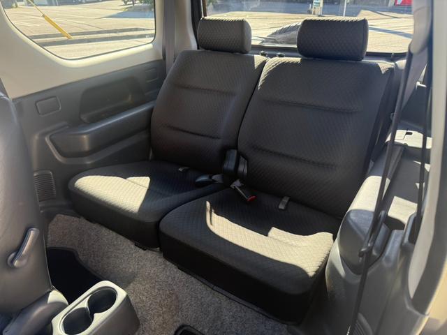 ジムニー ランドベンチャー　マットグレー全塗装／車検令和９年１１月まで／ライトスモーク加工ヘッドライト／５ＭＴ／４ＷＤ／ターボ／シートヒーター／キーレス／エアコン／ライトカバー／ジオランダーＭＴタイヤ／純正ブラックアルミ／（18枚目）