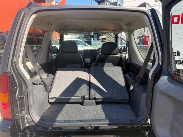 ジムニー ランドベンチャー　マットグレー全塗装／車検令和９年１１月まで／ライトスモーク加工ヘッドライト／５ＭＴ／４ＷＤ／ターボ／シートヒーター／キーレス／エアコン／ライトカバー／ジオランダーＭＴタイヤ／純正ブラックアルミ／（20枚目）