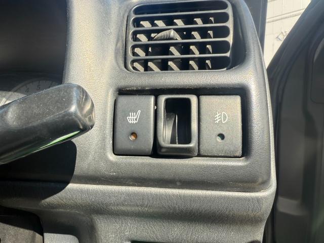 ジムニー ランドベンチャー　マットグレー全塗装／車検令和９年１１月まで／ライトスモーク加工ヘッドライト／５ＭＴ／４ＷＤ／ターボ／シートヒーター／キーレス／エアコン／ライトカバー／ジオランダーＭＴタイヤ／純正ブラックアルミ／（23枚目）