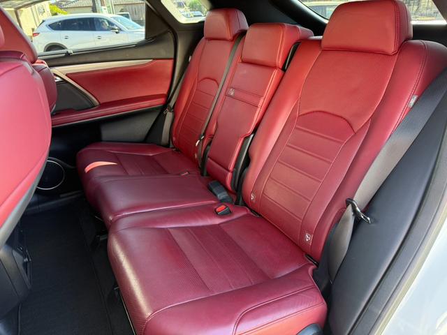ＲＸ ＲＸ２００ｔ　Ｆスポーツ　ＴＲＤフルエアロ／赤革シート／ナビ／フルセグ／バックカメラ／ドラレコ／ＥＴＣ／禁煙車／サンルーフ／パワーシート／ＨＵＤ／パワーバックドア／ＬＥＤヘッドライト／ターボ／キャリパーカバー／検Ｒ９・０９月（22枚目）