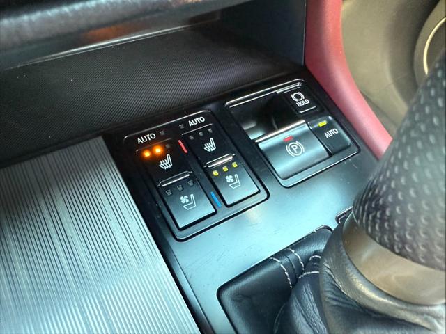 ＲＸ ＲＸ２００ｔ　Ｆスポーツ　ＴＲＤフルエアロ／赤革シート／ナビ／フルセグ／バックカメラ／ドラレコ／ＥＴＣ／禁煙車／サンルーフ／パワーシート／ＨＵＤ／パワーバックドア／ＬＥＤヘッドライト／ターボ／キャリパーカバー／検Ｒ９・０９月（31枚目）