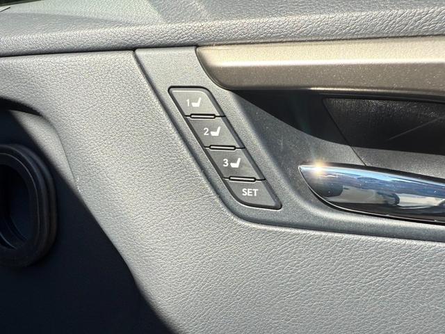 ＲＸ ＲＸ２００ｔ　Ｆスポーツ　ＴＲＤフルエアロ／赤革シート／ナビ／フルセグ／バックカメラ／ドラレコ／ＥＴＣ／禁煙車／サンルーフ／パワーシート／ＨＵＤ／パワーバックドア／ＬＥＤヘッドライト／ターボ／キャリパーカバー／検Ｒ９・０９月（34枚目）