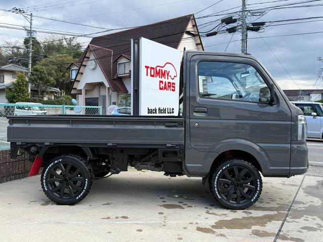 キャリイトラック ＫＣエアコン・パワステ　全塗装／新品シートカバー／新品バンパーガード／新品リフトアップＫＩＴ／新品マッドタイヤ／社外アルミ／ライトスモーク加工ヘッドライト＆テールレンズ／新品ゴムマット／エアコン／パワステ／禁煙車（6枚目）