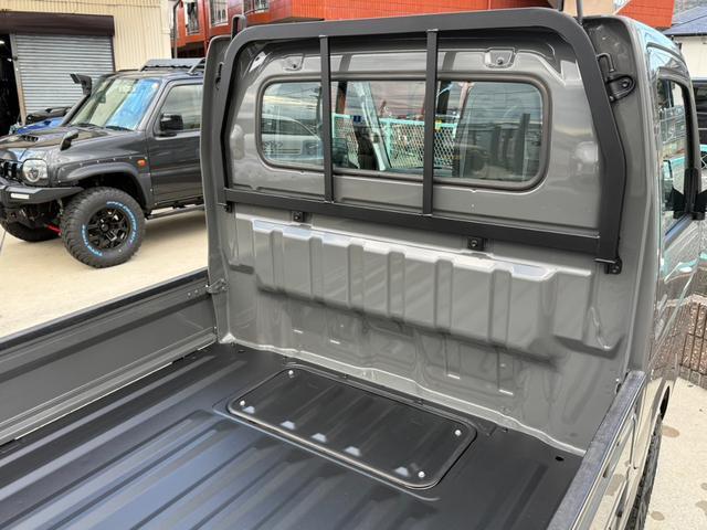 キャリイトラック ＫＣエアコン・パワステ　全塗装／新品シートカバー／新品バンパーガード／新品リフトアップＫＩＴ／新品マッドタイヤ／社外アルミ／ライトスモーク加工ヘッドライト＆テールレンズ／新品ゴムマット／エアコン／パワステ／禁煙車（15枚目）