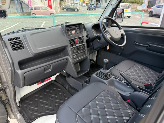 キャリイトラック ＫＣエアコン・パワステ　全塗装／新品シートカバー／新品バンパーガード／新品リフトアップＫＩＴ／新品マッドタイヤ／社外アルミ／ライトスモーク加工ヘッドライト＆テールレンズ／新品ゴムマット／エアコン／パワステ／禁煙車（17枚目）