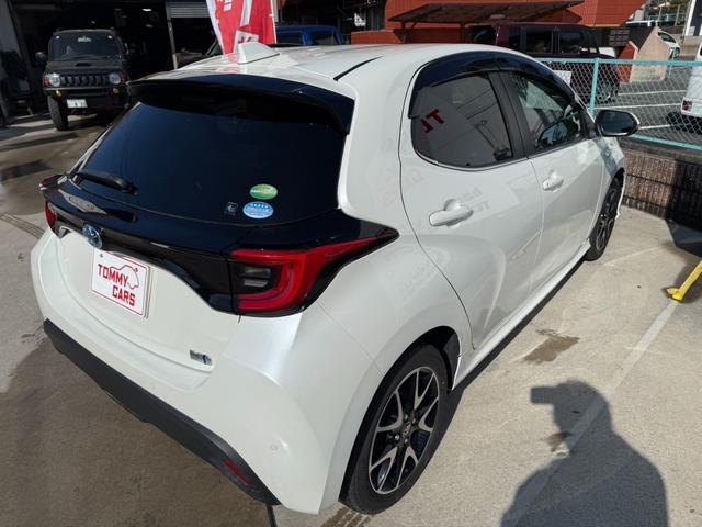 ヤリス ハイブリッドＺ　前後ドライブレコーダー／オプションアルミ／トヨタセーフティーセンス／全方位カメラ／オートハイビーム／ＬＥＤヘッドライト／シートヒーター／ディスプレイオーディオ／Ｂｌｕｅｔｏｏｔｈ対応／禁煙車／ＥＴＣ（9枚目）