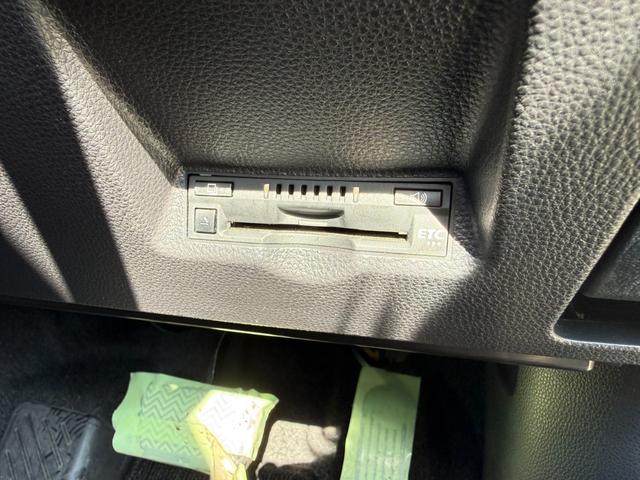 ヤリス ハイブリッドＺ　前後ドライブレコーダー／オプションアルミ／トヨタセーフティーセンス／全方位カメラ／オートハイビーム／ＬＥＤヘッドライト／シートヒーター／ディスプレイオーディオ／Ｂｌｕｅｔｏｏｔｈ対応／禁煙車／ＥＴＣ（23枚目）