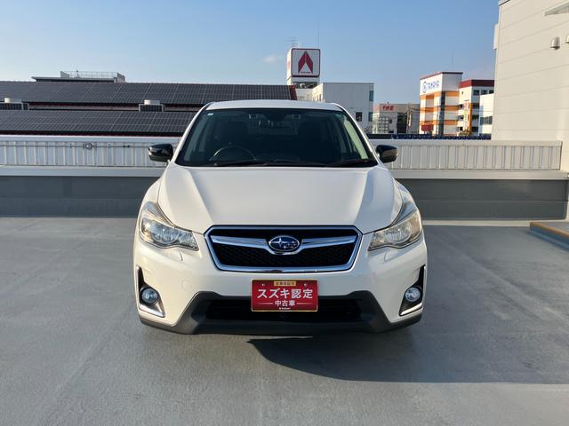 大きなフロントガラスで視界広々。