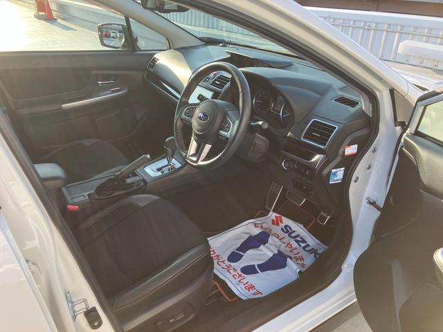 体格・好みに合わせてドライブポジションを調節でき快適ドライブをサポートする運転席回り。