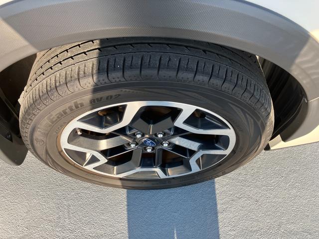 切削加工とブラック塗装を施したスタイリッシュなアルミホイールを装着！存在感があります。