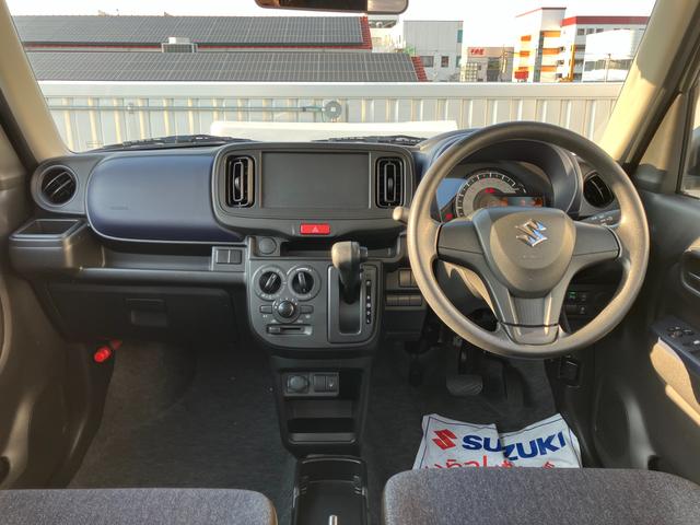 ブラック・ブルーを基調としたデザイン。シンプルで実用的なインパネ！