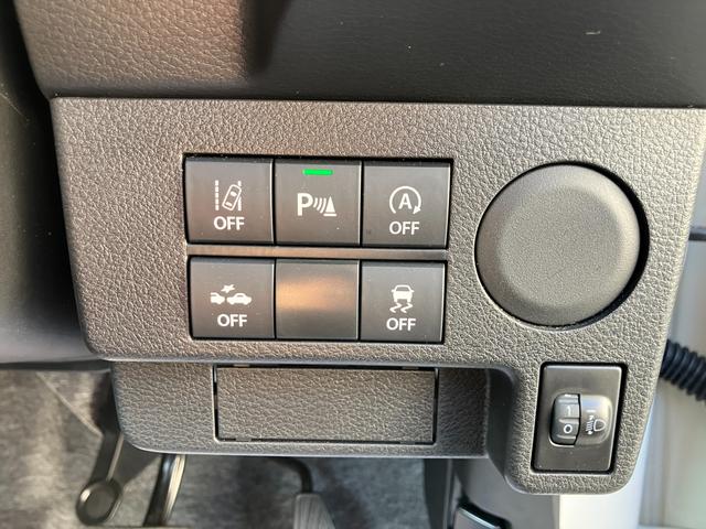 軽とは思えないほどの豊富な装備も魅力的！各機能の切り替えボタンは運転席から操作ラクラク。