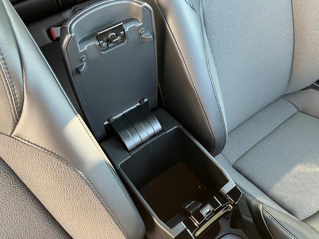 カローラクロス Ｚ　ドライブレコーダー　ＥＴＣ│オートエアコン│レーダークルーズコントロール│ステアリングオーディオスイッチ（50枚目）