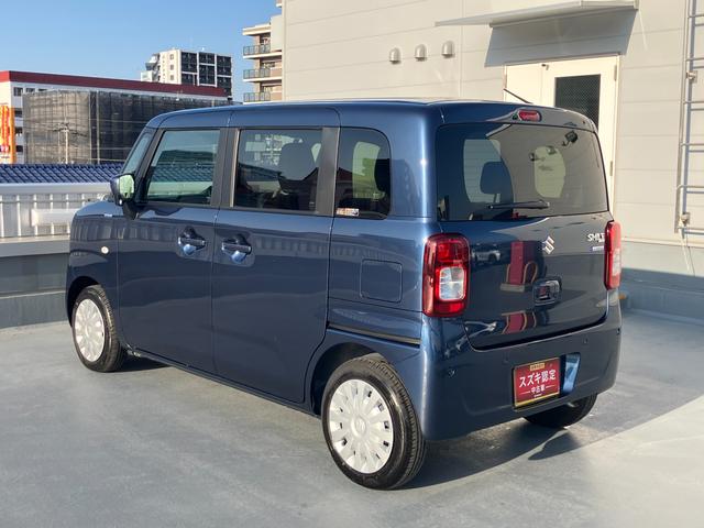 ���΂ߌ�납��̓����I�ȃt�H�����B�����H�n���ł��^�]���₷�����ȏ���肪�����R���p�N�g�{�f�B��