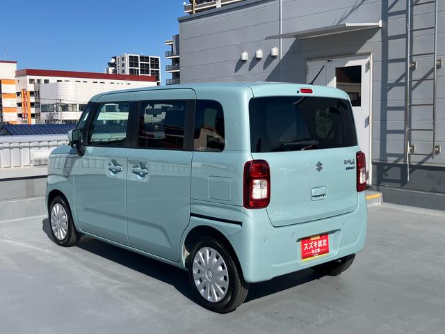 ���΂ߌ�납��̓����I�ȃt�H�����B�����H�n���ł��^�]���₷�����ȏ���肪�����R���p�N�g�{�f�B��