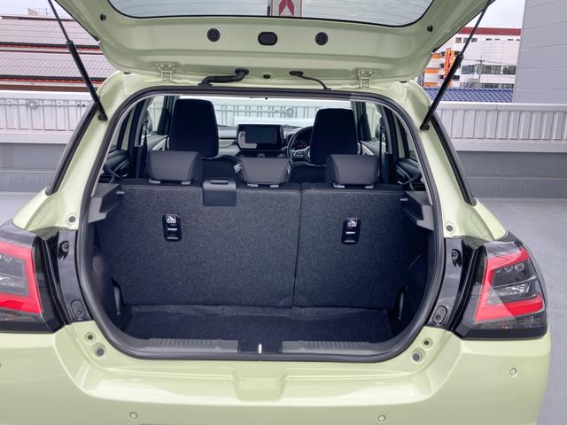 スイフト ＸＧ　ＬＥＤヘッドランプ／サポカー　デュアルセンサーブレーキサポートＩＩ│１５インチホイールキャップ│マニュアルエアコン│ウレタンステアリングホイール（12枚目）