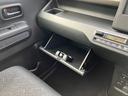 助手席前の収納スペース★車検証などはグローブボックスへ☆