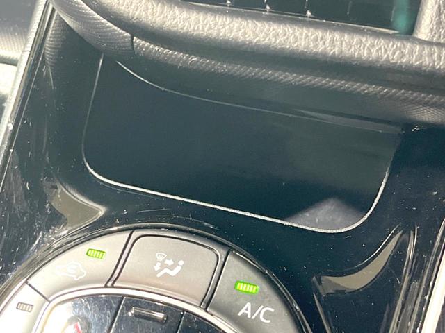 ヴォクシー ＺＳ　１２型後席モニター　セーフティセンス　両側電動ドア　禁煙　バックカメラ　Ｂｌｕｅｔｏｏｔｈ　フルセグ　ＥＴＣ　ＬＥＤヘッド　クルコン　リアオートエアコン　スマートキー　革巻ステアリング（58枚目）