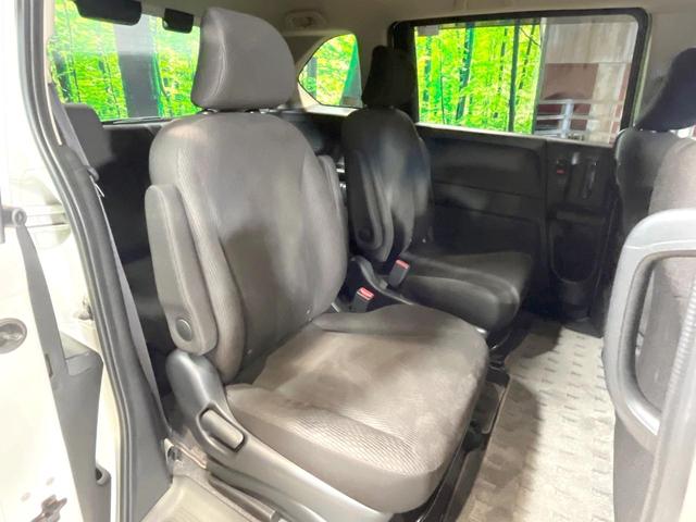 フリード G ジャストセレクション 電動スライドドア 純正SDナビ バックカメラ 禁煙車 スマートキー HIDヘッド ビルトインETC オートライト オートエアコン Bluetooth CD DVD再生 地デジ(9枚目)