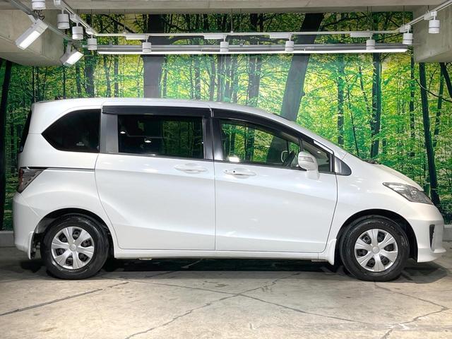 フリード G ジャストセレクション 電動スライドドア 純正SDナビ バックカメラ 禁煙車 スマートキー HIDヘッド ビルトインETC オートライト オートエアコン Bluetooth CD DVD再生 地デジ(50枚目)