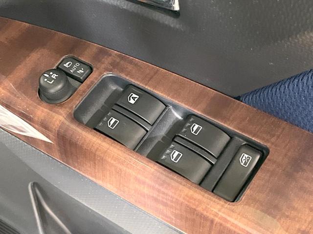 タンク カスタムＧ　両側電動ドア　純正ＳＤナビ　全周囲カメラ　禁煙車　シートヒーター　ドラレコ　スマートキー　ＬＥＤヘッド　ビルトインＥＴＣ　クルコン　オートハイビーム　オートライト　オートエアコン（64枚目）