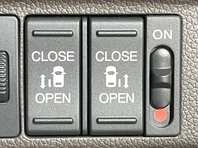 フリード Ｇ・ホンダセンシング　禁煙車　純正ナビ　フリップダウンモニター　バックカメラ　両側パワースライドドア　ホンダセンシング　アダプティブクルーズコントロール　オートエアコン　ＥＴＣ　横滑り防止　スマートキー（6枚目）