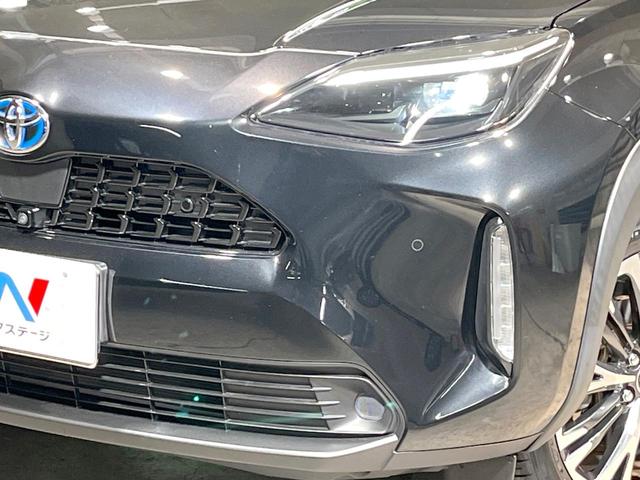 ヤリスクロス ハイブリッドＺ　衝突被害軽減システム　禁煙車　パワーシート　ＬＥＤヘッド　ビルトインＥＴＣ　レーダークルーズ　純正１８インチアルミ　オートハイビーム　オートライト　オートエアコン　フルセグ（12枚目）