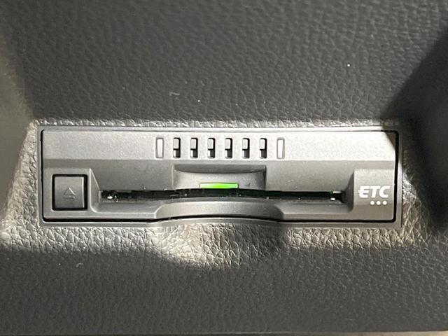 ヤリスクロス ハイブリッドＺ　衝突被害軽減システム　禁煙車　パワーシート　ＬＥＤヘッド　ビルトインＥＴＣ　レーダークルーズ　純正１８インチアルミ　オートハイビーム　オートライト　オートエアコン　フルセグ（36枚目）