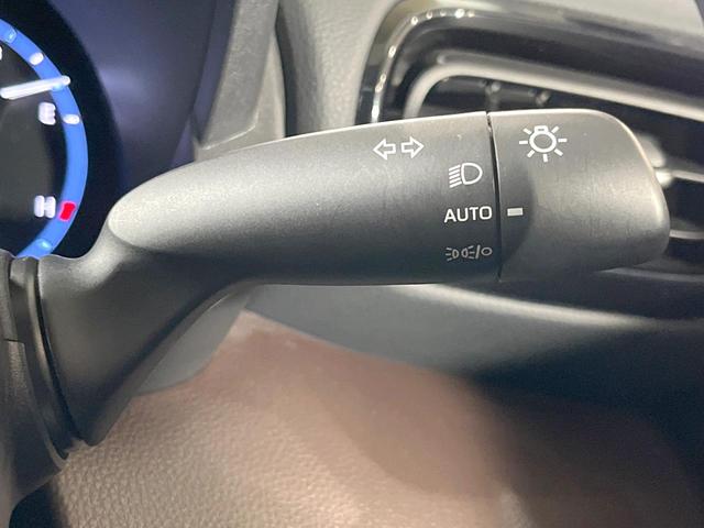 ヤリスクロス ハイブリッドＺ　衝突被害軽減システム　禁煙車　パワーシート　ＬＥＤヘッド　ビルトインＥＴＣ　レーダークルーズ　純正１８インチアルミ　オートハイビーム　オートライト　オートエアコン　フルセグ（42枚目）