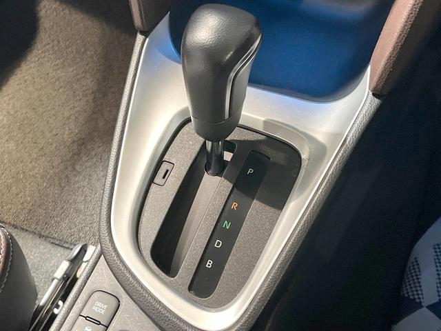 ヤリスクロス ハイブリッドＺ　衝突被害軽減システム　禁煙車　パワーシート　ＬＥＤヘッド　ビルトインＥＴＣ　レーダークルーズ　純正１８インチアルミ　オートハイビーム　オートライト　オートエアコン　フルセグ（52枚目）