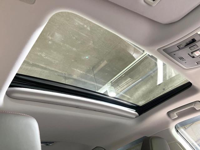 RX RX300 バージョンL 禁煙車 サンルーフ 純正ナビ 全周囲カメラ 衝突被害軽減システム レーダークルーズ レザーシート 全席シートヒーター 前席シートエアコン ドラレコ ETC コーナーセンサー スマートキー LEDヘッド(3枚目)