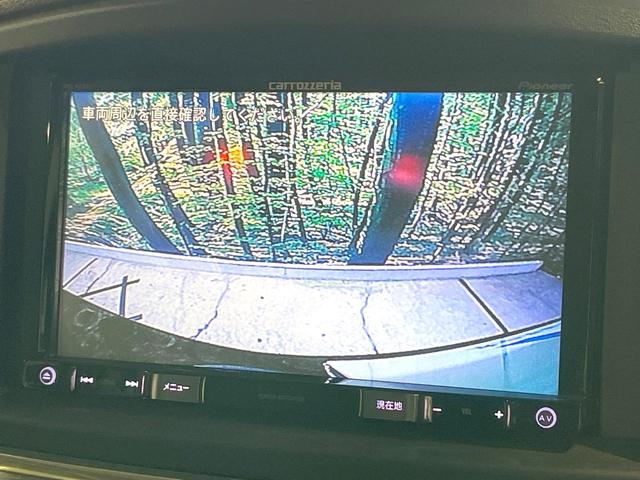 エルグランド ２５０ハイウェイスターアーバンクロム　禁煙車　両側電動スライドドア　ナビ　後席モニター　バックカメラ　ハーフレザーシート　スマートキー　ＨＩＤヘッド　ＥＴＣ　純正１８インチアルミ　オートライト　デュアルエアコン　リアエアコン（6枚目）