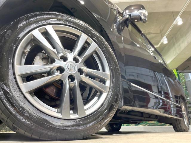 エルグランド ２５０ハイウェイスターアーバンクロム　禁煙車　両側電動スライドドア　ナビ　後席モニター　バックカメラ　ハーフレザーシート　スマートキー　ＨＩＤヘッド　ＥＴＣ　純正１８インチアルミ　オートライト　デュアルエアコン　リアエアコン（15枚目）