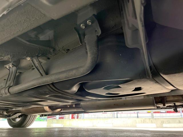 エルグランド ２５０ハイウェイスターアーバンクロム　禁煙車　両側電動スライドドア　ナビ　後席モニター　バックカメラ　ハーフレザーシート　スマートキー　ＨＩＤヘッド　ＥＴＣ　純正１８インチアルミ　オートライト　デュアルエアコン　リアエアコン（25枚目）