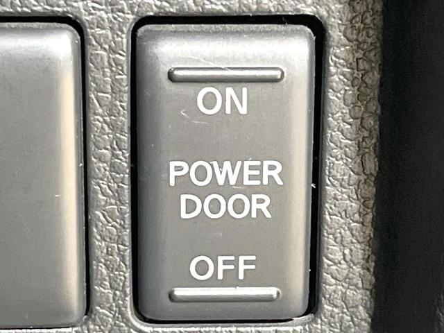 エルグランド ２５０ハイウェイスターアーバンクロム　禁煙車　両側電動スライドドア　ナビ　後席モニター　バックカメラ　ハーフレザーシート　スマートキー　ＨＩＤヘッド　ＥＴＣ　純正１８インチアルミ　オートライト　デュアルエアコン　リアエアコン（31枚目）