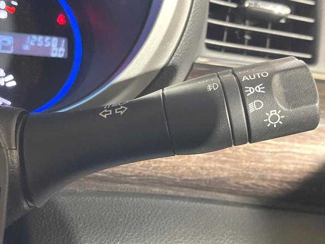 エルグランド ２５０ハイウェイスターアーバンクロム　禁煙車　両側電動スライドドア　ナビ　後席モニター　バックカメラ　ハーフレザーシート　スマートキー　ＨＩＤヘッド　ＥＴＣ　純正１８インチアルミ　オートライト　デュアルエアコン　リアエアコン（37枚目）