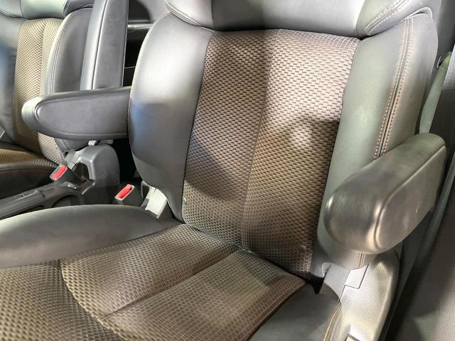 エルグランド ２５０ハイウェイスターアーバンクロム　禁煙車　両側電動スライドドア　ナビ　後席モニター　バックカメラ　ハーフレザーシート　スマートキー　ＨＩＤヘッド　ＥＴＣ　純正１８インチアルミ　オートライト　デュアルエアコン　リアエアコン（41枚目）