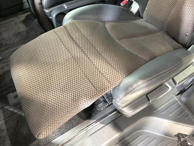 エルグランド ２５０ハイウェイスターアーバンクロム　禁煙車　両側電動スライドドア　ナビ　後席モニター　バックカメラ　ハーフレザーシート　スマートキー　ＨＩＤヘッド　ＥＴＣ　純正１８インチアルミ　オートライト　デュアルエアコン　リアエアコン（42枚目）